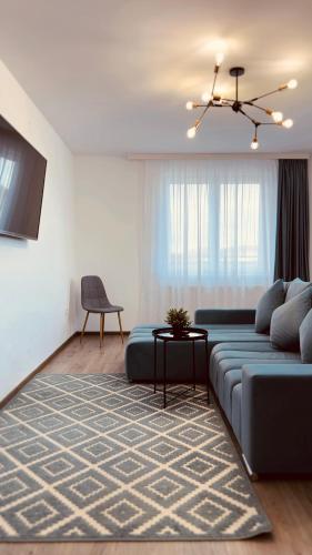 Skylark - Monaco Penthouse with Jacuzzi & Panoramic View, Braşov (Foto 5)