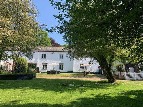 The Old Rectory Cottages - Six Luxurious Cottages Set In Grounds With Indoor Pool