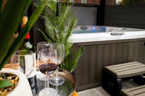 Luxury home that sleeps up to 8 adults and 6 children - hot tub and parking for 4 cars gîte à louer Great Livermere