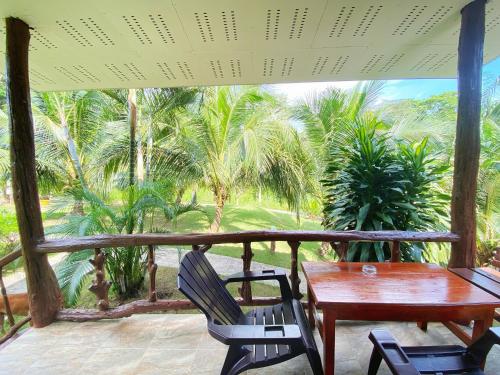 Ban Choeng Kao in Klong Hin Bay