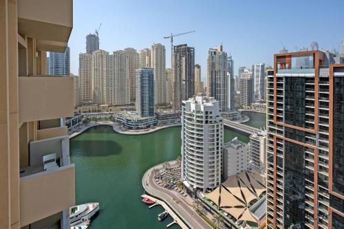 Marina Canal Views 2BR Unit Next to Marina Mall, The Address Residences, Dubai Marina by Deluxe Holiday Homes, Dubaï (photo 8)