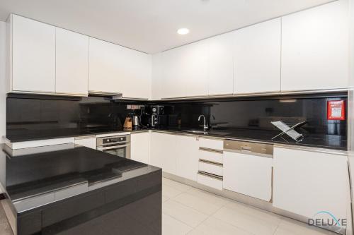 Marina Canal Views 2BR Unit Next to Marina Mall, The Address Residences, Dubai Marina by Deluxe Holiday Homes, Dubaï (photo 4)