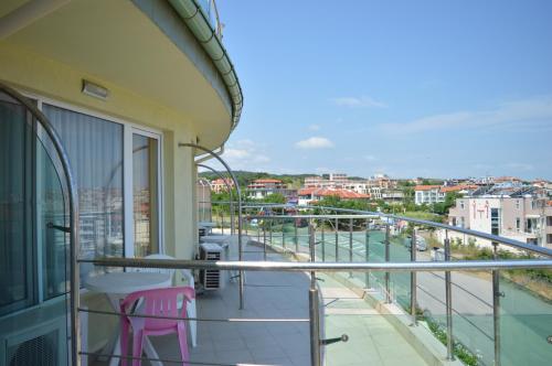 Family Hotel Coral - image 3