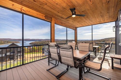 Modern Lakefront Lodge with Pool & over 30 Free amenities! - image 8