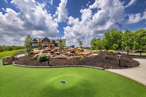 Modern Lakefront Lodge with Pool & over 30 Free amenities! - image 3