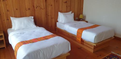 Deluxe Twin Room image 5
