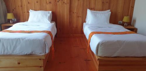 Deluxe Twin Room image 3