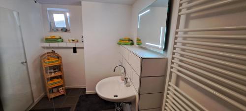 淋浴間, Ferienwohnung Ilona in 埃爾夫韋勒