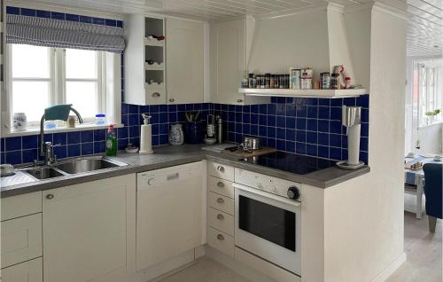 Konyha, 2 Bedroom Stunning Home In Kyrkesund in Kyrkesund