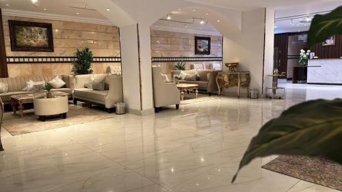 Diva Hotel Suites - image 2