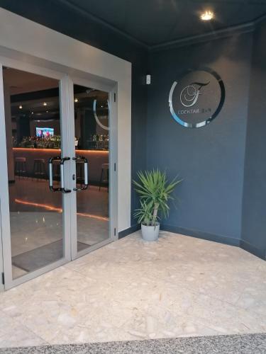 Pensión A&E (Pension A&E) in 瓦倫西亞機場