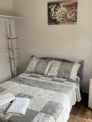 Standard Double Room image 4