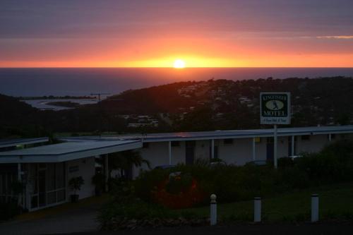 Kingfisher Motel (Adults only) Stop at Kingfisher Motel to discover the wonders of Merimbula. Both business travelers and tourists can enjoy the hotels facilities and services. To be found at the hotel are free Wi-Fi in all rooms,