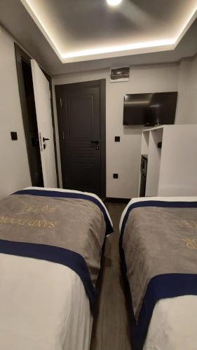 Twin Room image 2