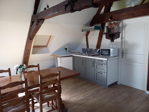 Konyha, Le gîte des Géants (Le gite des Geants) in Potelle