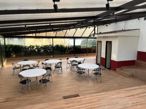 Banquet hall, Cabana Valle De La Laguna, jacuzzi y vista al Lago in Llano Alarcon-Aquitania