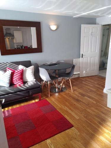 The Bath House Apartments - Free 1st breakfast - FREE parking - image 6