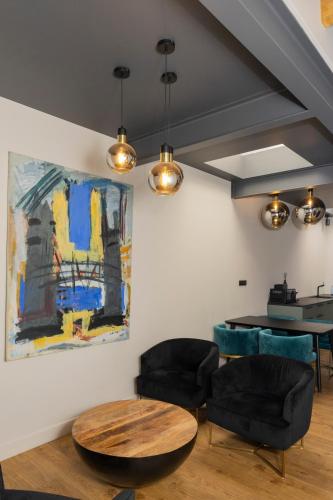 Shared lounge/TV area, Centrum Nice in Nice
