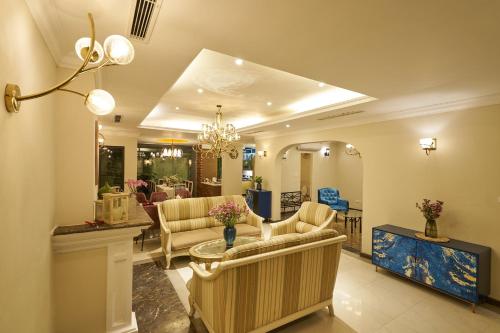 Luxury Garden Villa with premium spa 4 bedrooms Ciputra