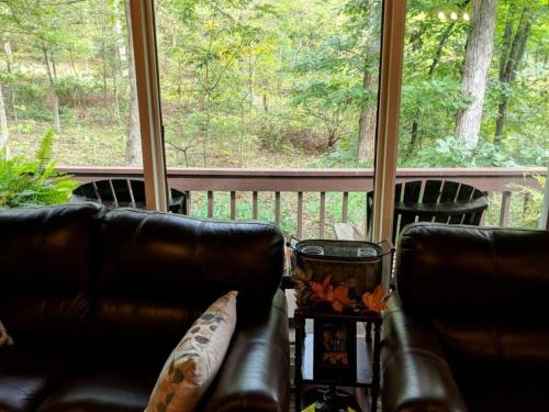 บริการและสิ่งอำนวยความสะดวก, Round Cabin - 5 Min to Bedford PA - Deck - Hike- Golf in เบดฟอร์ด (PA)