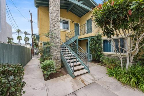 Exterior view, Ocean Beach Pier Condo in Ocean Beach