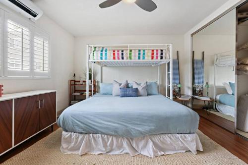 Ocean Beach Pier Condo in San Diego, USA