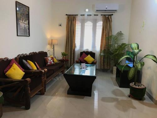 Breezy 1BHK apartment near beach