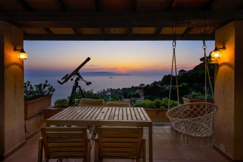 [cala piccola] magical sunset + reserved beach - Punta del Capel Rosso