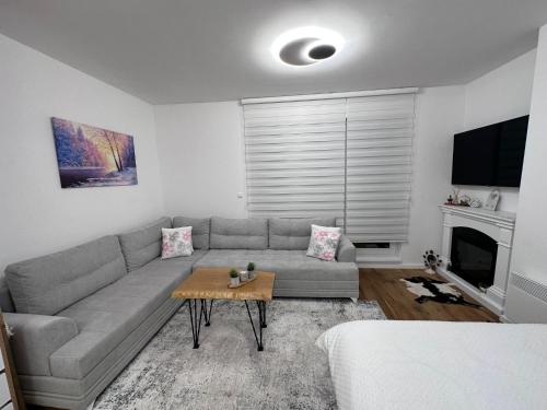 Grey Igloo Apartment Grey Igloo Apartment