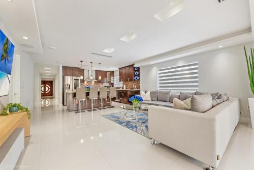 บริการและสิ่งอำนวยความสะดวก, Peaceful Rental Retreat in Miami Jacuzzi, BBQ L25 in ไฮอาลีอาห์ (FL)