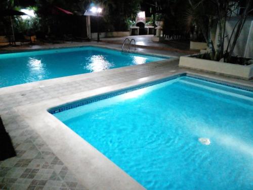 . Villa Los Almendros - 2 private pools tennis pickle ball