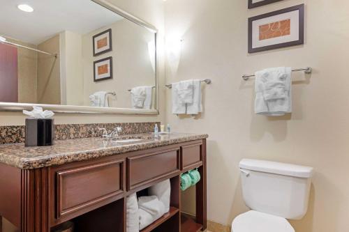 Comfort Suites West Dallas - Cockrell Hill in Dallas, USA