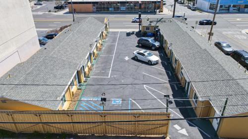 SIGNAL HILL MOTEL BEACH MOTEL - 숙소 외관