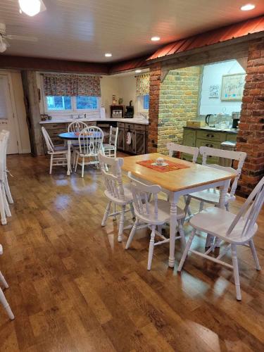Facilities, Moonlight Manor Bed & Breakfast in Woolwine (VA)