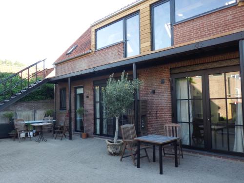 Entrance, De Weegbrug in IJzendijke