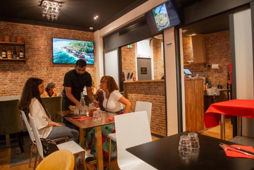 Restaurant, City Inn Paris in 19th - Buttes-Chaumont