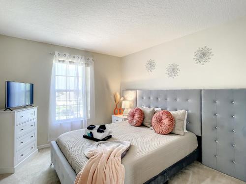 Home in Kissimmee;Private Pool; Lakeview;14 guests in Kissimmee, USA