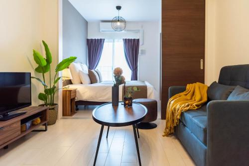 One-Bedroom Apartment image 10