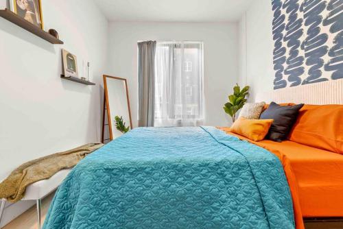 Contemporary Luxury BR, EWR AIRPT, Nyc, Free Pkng, Prudential CNTR, American Dream Mall in Elizabeth, USA