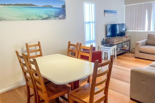 Faciliteiten, Stone's Throw To The Beach 2 92 Rocky Point Road in Fingal Bay