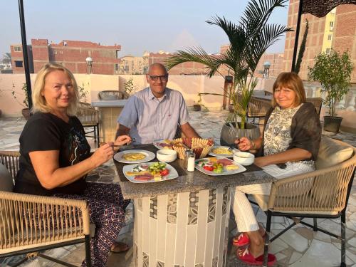 King Badr Pyramids Inn - image 13