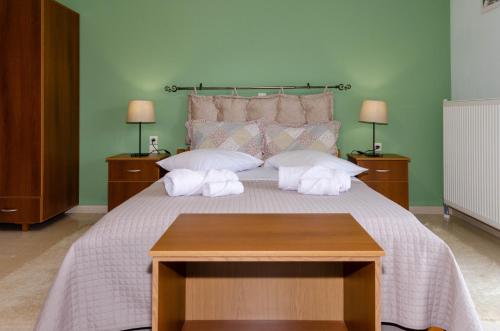 1 double bed