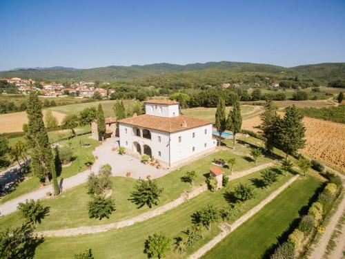 ISA-Farmhouse with swimming-pool just 20 minutes from Arezzo, apartments with panoramic views