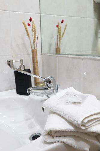 Double Room image 10