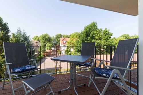 One-Bedroom Apartment with Balcony image 2