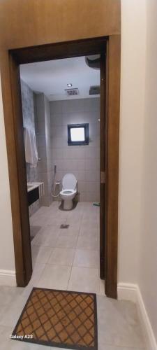 Bathroom, مكارم الدار in Al Khadra