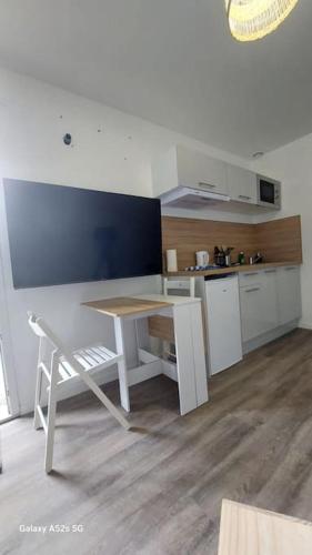 SER4 studio rdc, parking, wifi - Location saisonnière - Saint-Étienne-du-Rouvray