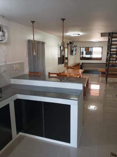. Angelito's Beach House 4 bedroom