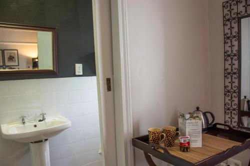 The Cape Colonial Guest House - image 3