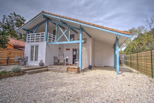 Chalet au calme au milieu de la forêt.